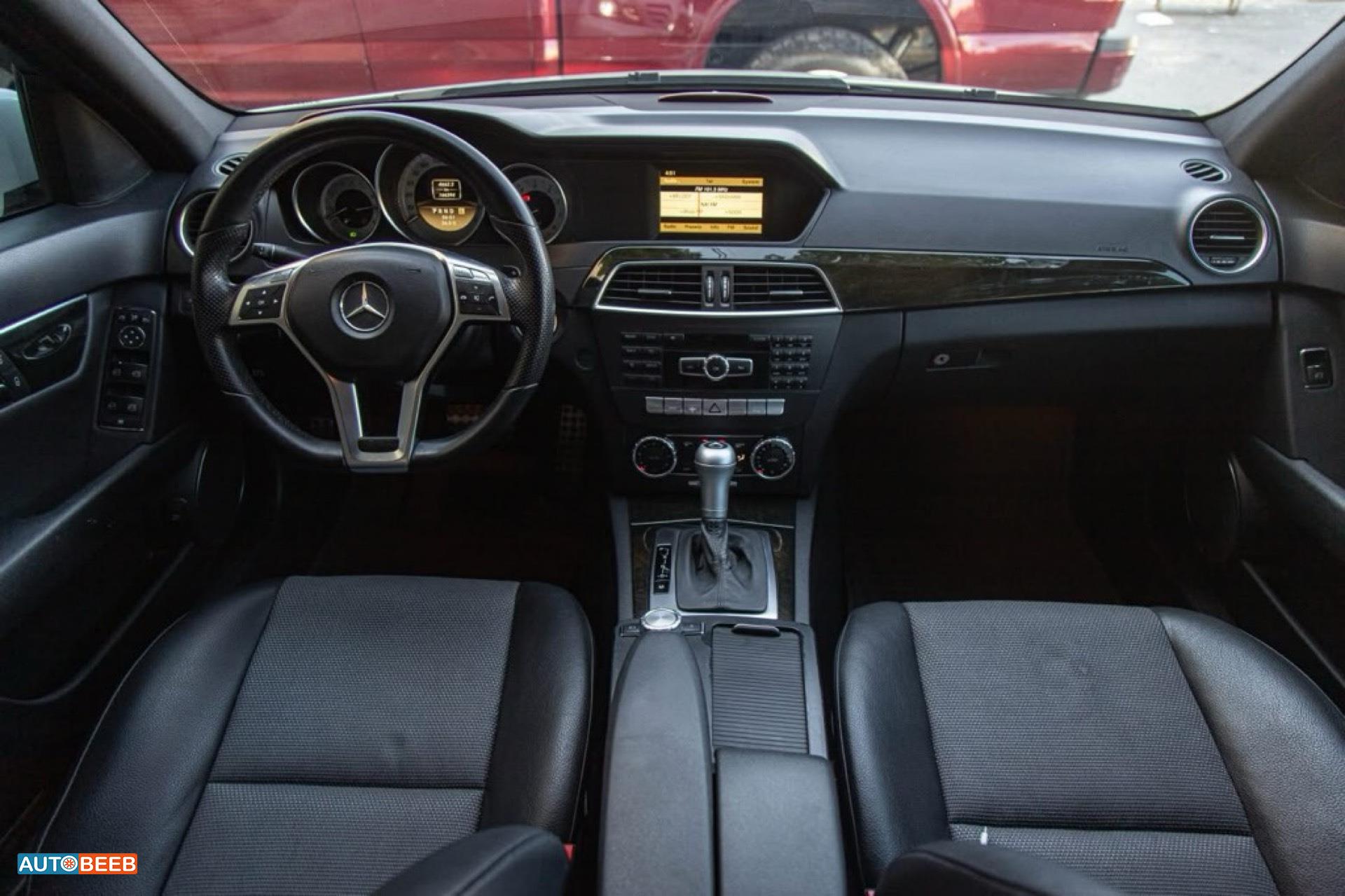 Mercedes Benz C200 2012