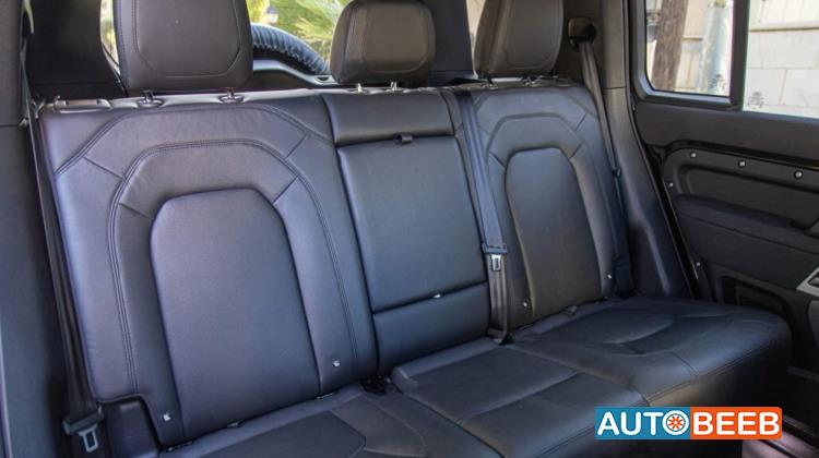 Land Rover Defender 2023