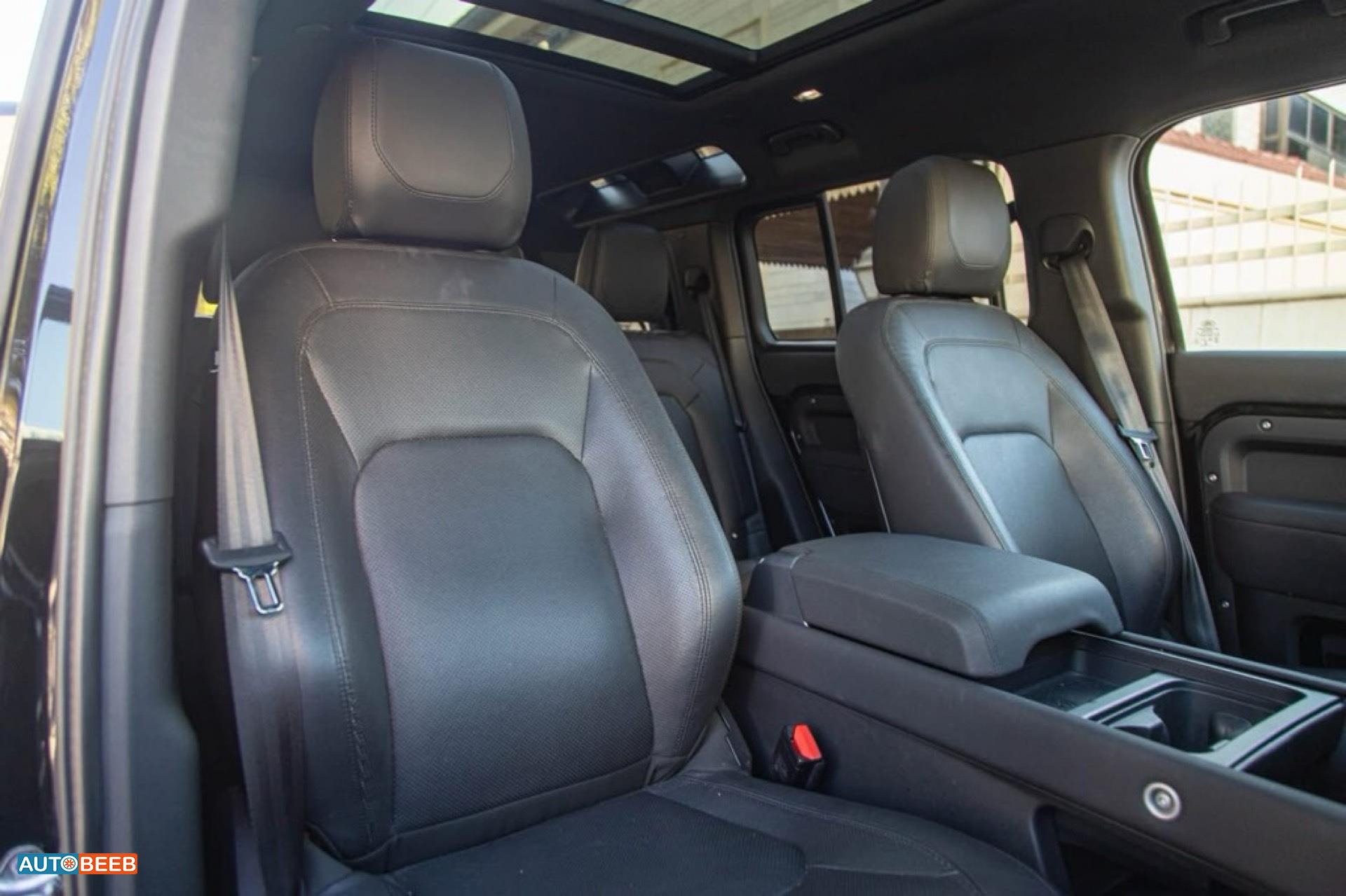 Land Rover Defender 2023