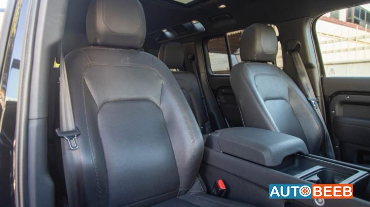 Land Rover Defender 2023