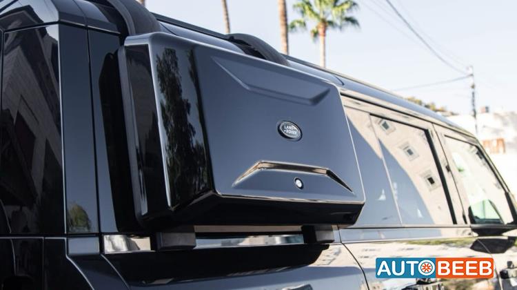 Land Rover Defender 2023