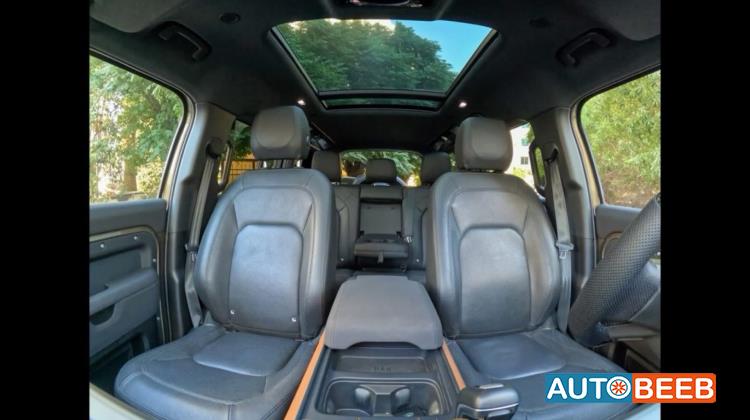 Land Rover Defender 2023