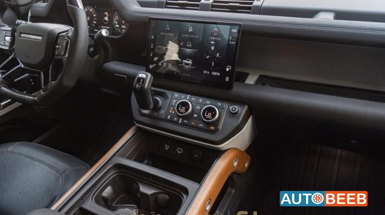Land Rover Defender 2023