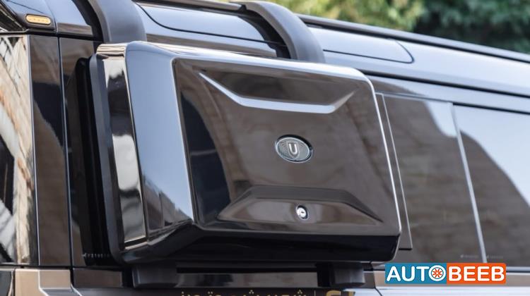 Land Rover Defender 2023