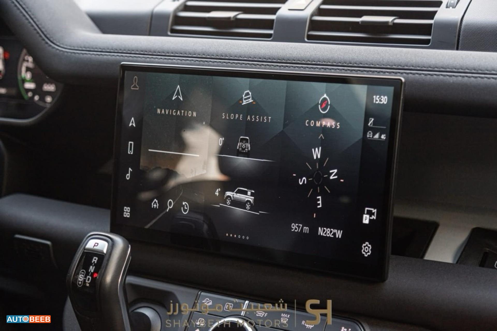 Land Rover Defender 2023