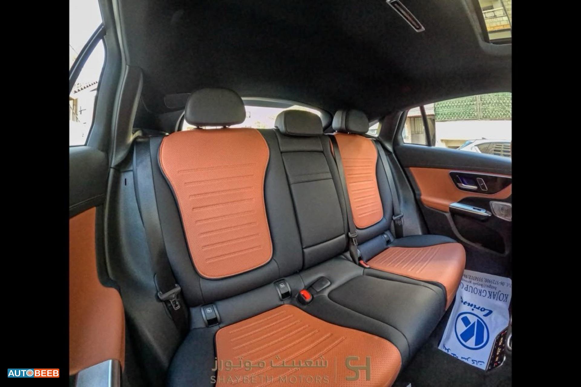 Mercedes Benz GLC200 2024