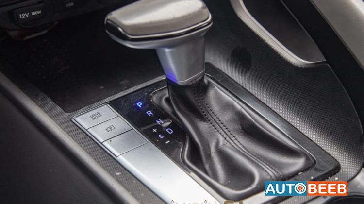 Hyundai Elantra 2022