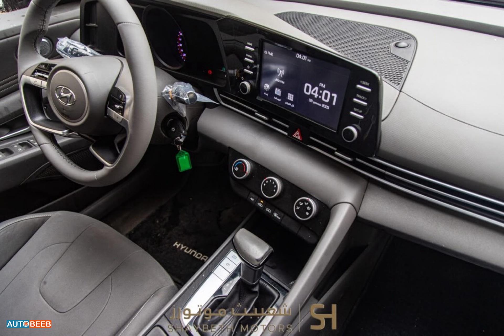 Hyundai Elantra 2022