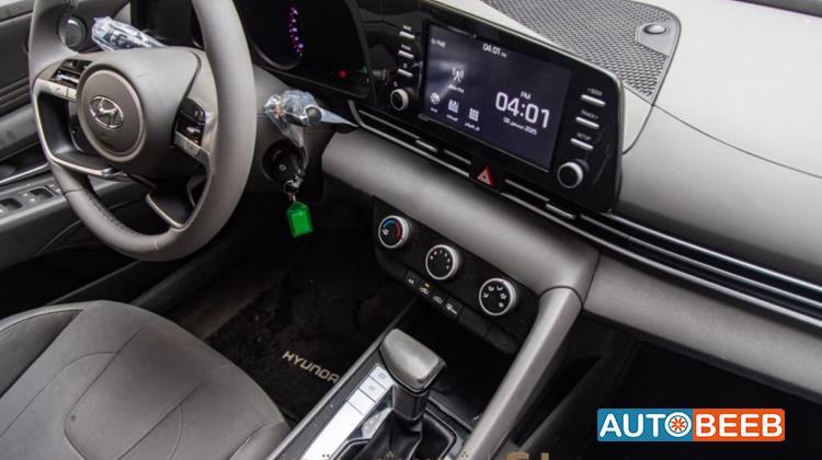 Hyundai Elantra 2022