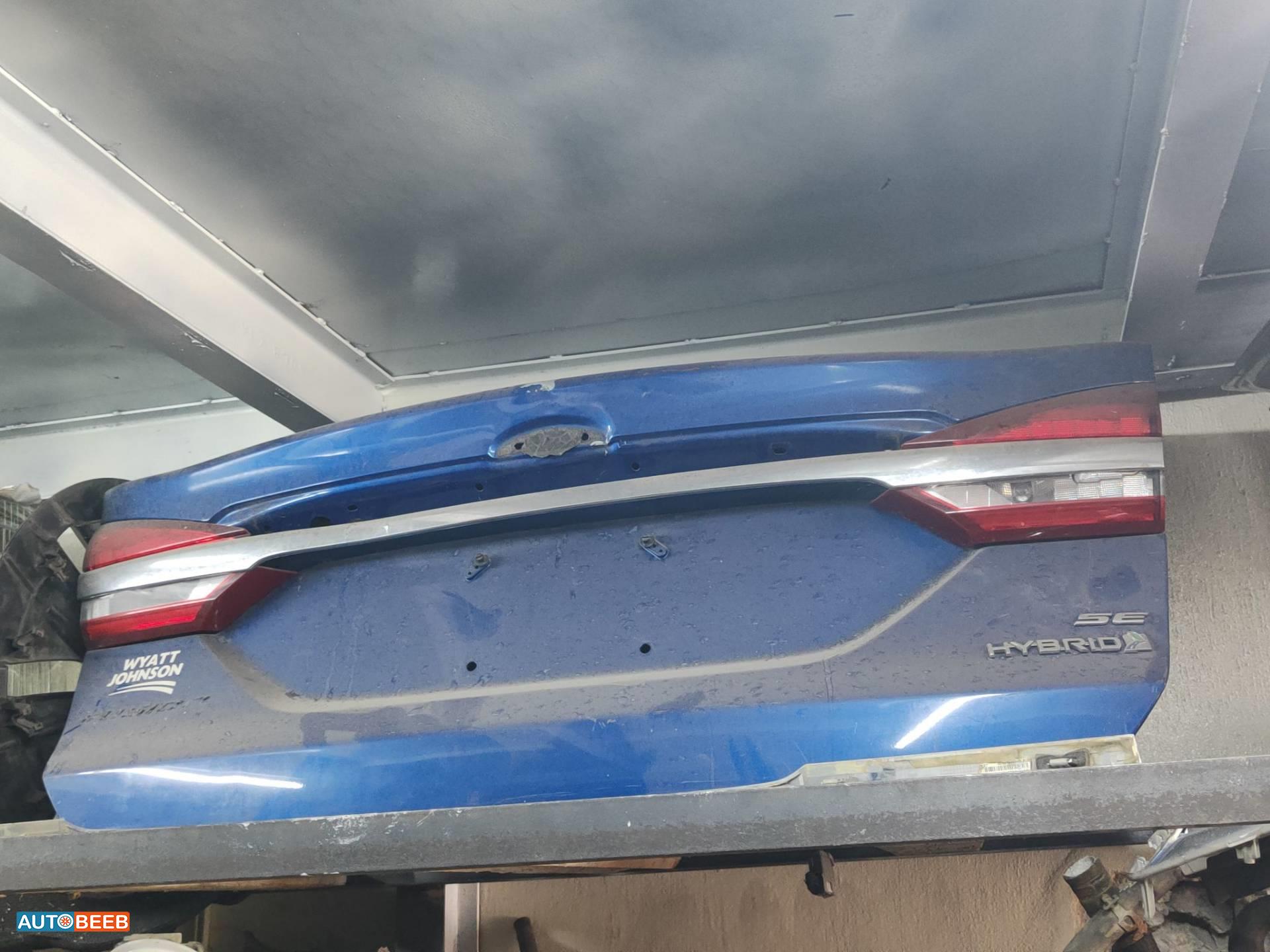 Body  Trunk Ford Fusion