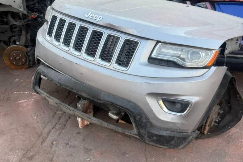 Body  Front clip Jeep Cherokee