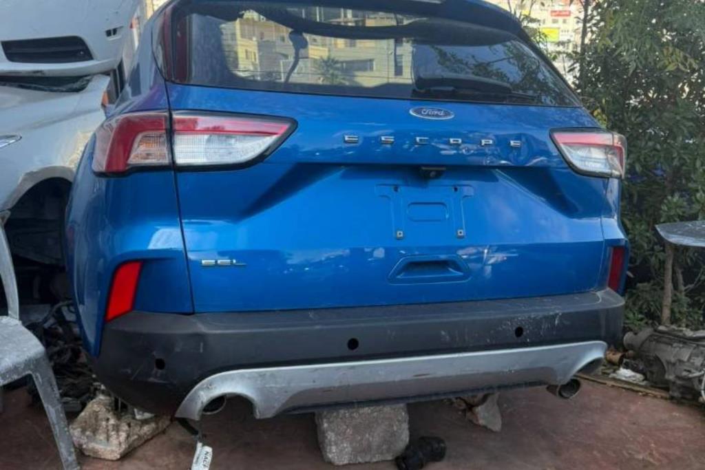 Body  Front clip Ford Escape