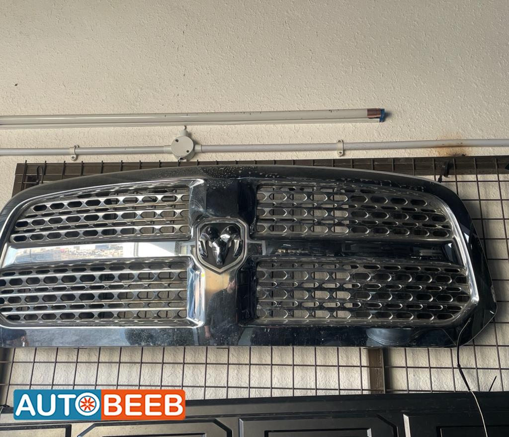 Body  Grilles Dodge RAM