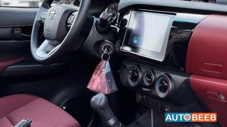 تويوتا هيلوكس 2025