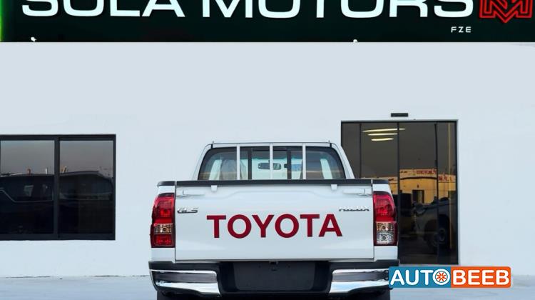 تويوتا هيلوكس 2025