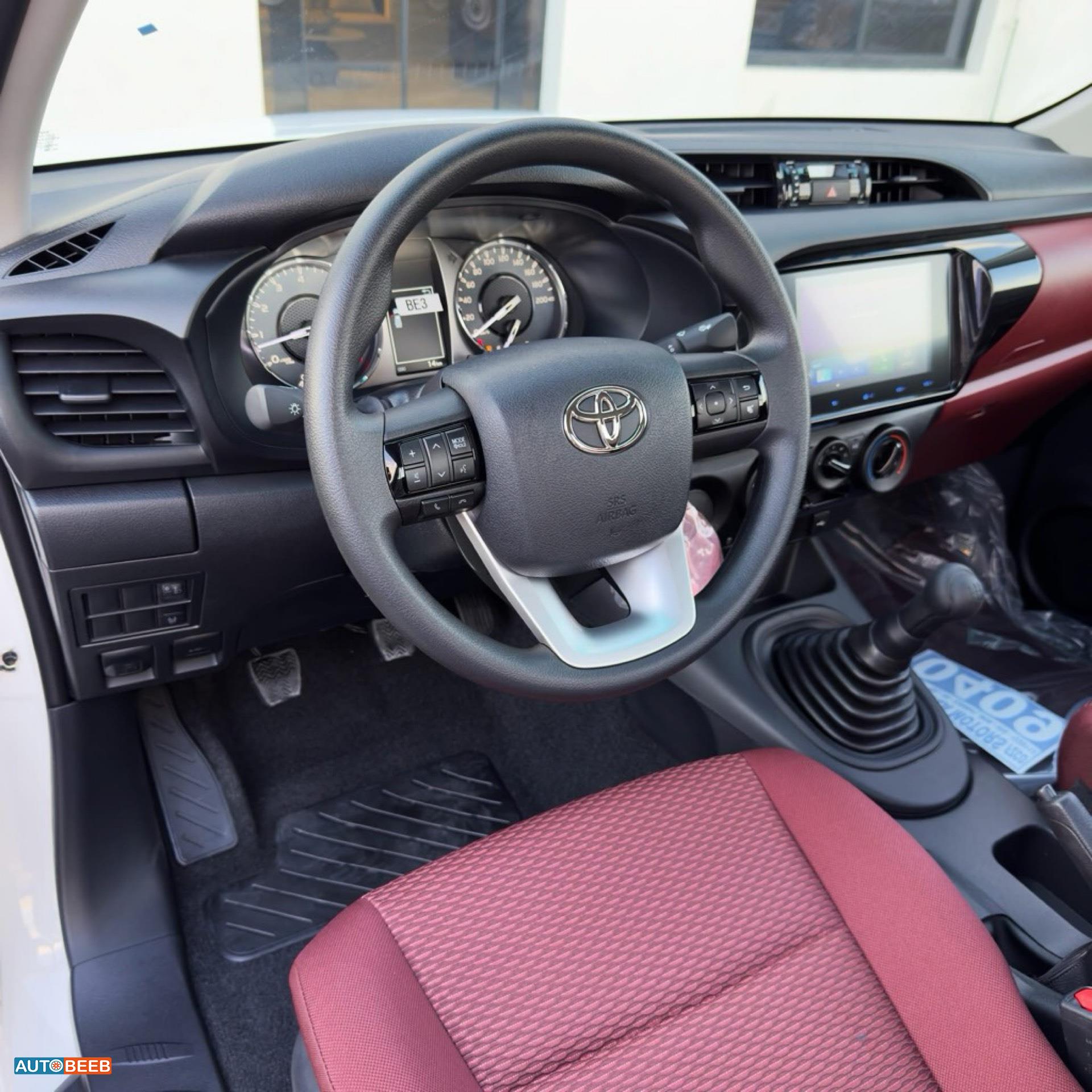 تويوتا هيلوكس 2025