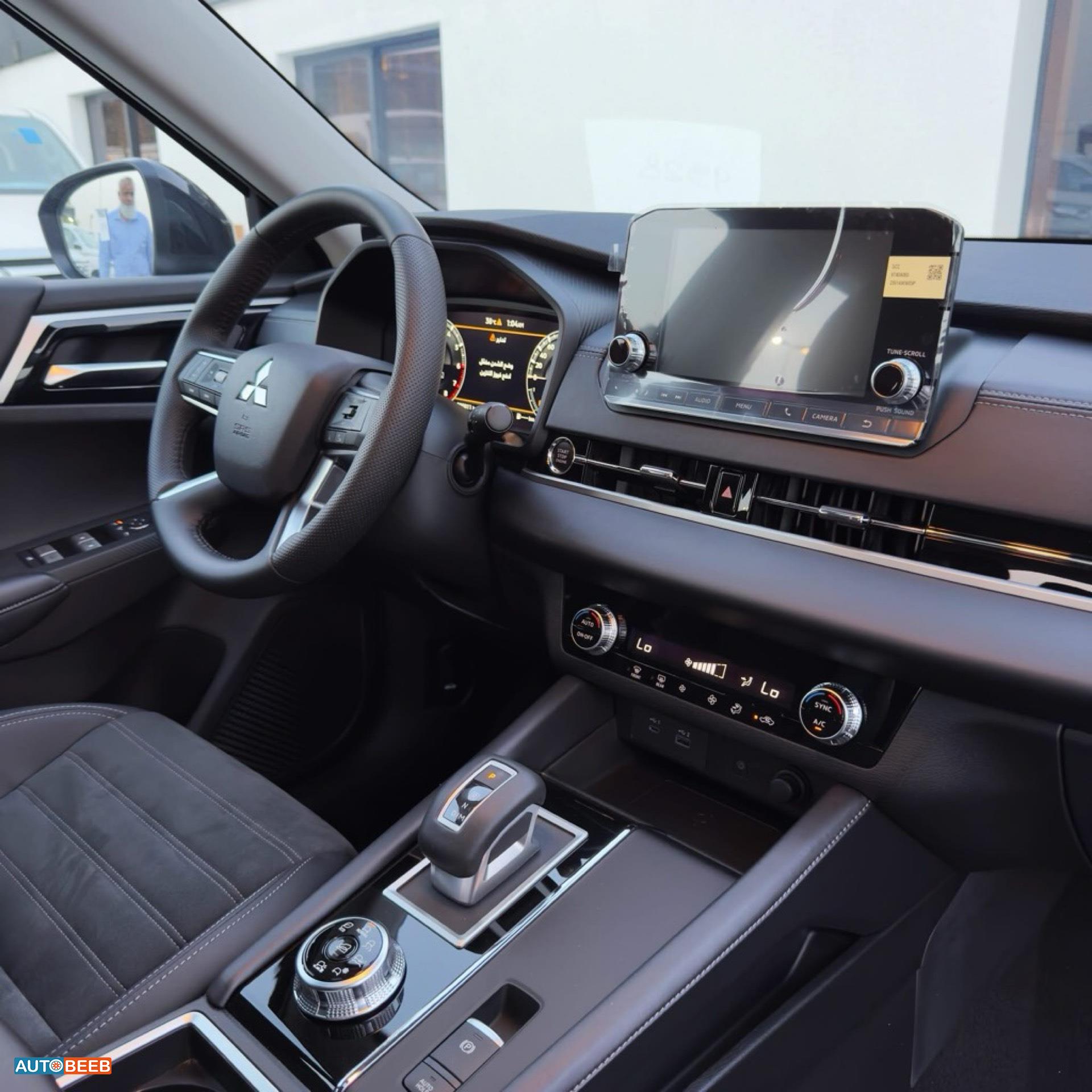 Mitsubishi Outlander 2025