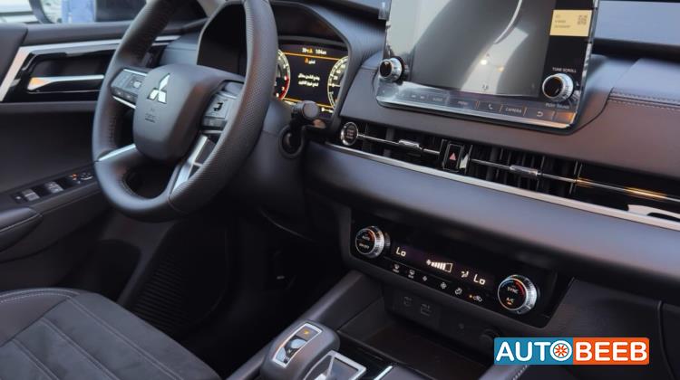 Mitsubishi Outlander 2025