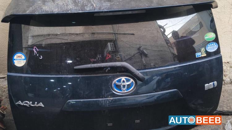 Body  Trunk Toyota Prius C