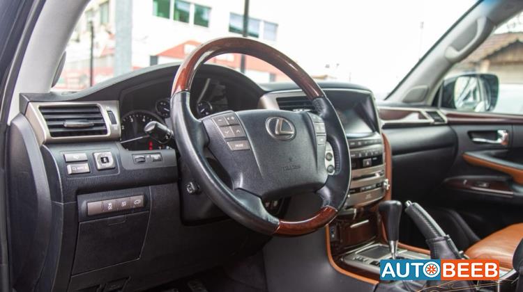 Lexus LX570 2015