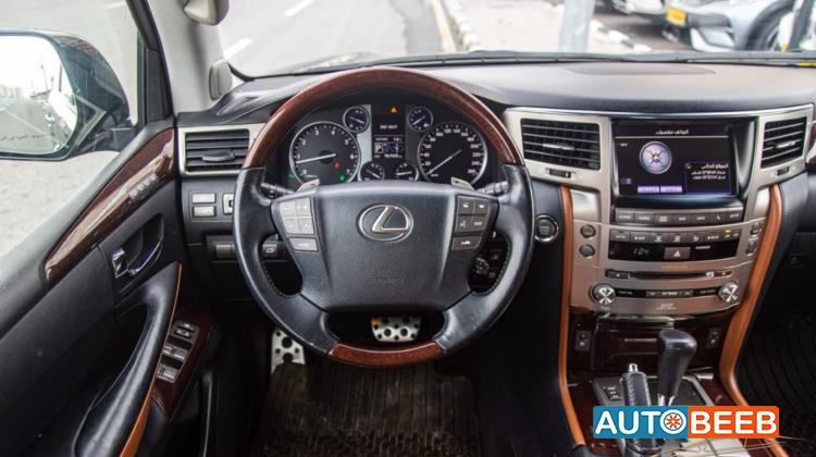 Lexus LX570 2015