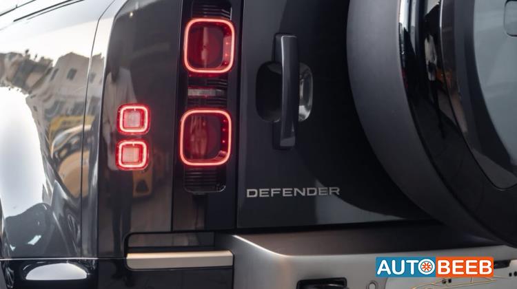 Land Rover Defender 2025
