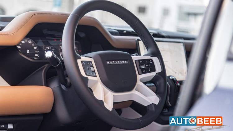 Land Rover Defender 2025