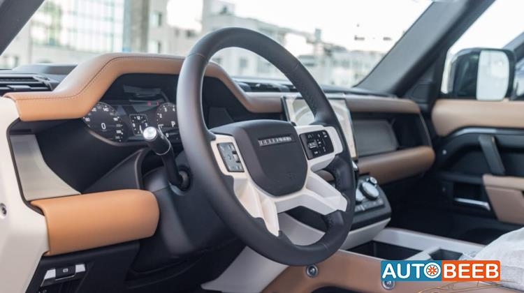 Land Rover Defender 2025