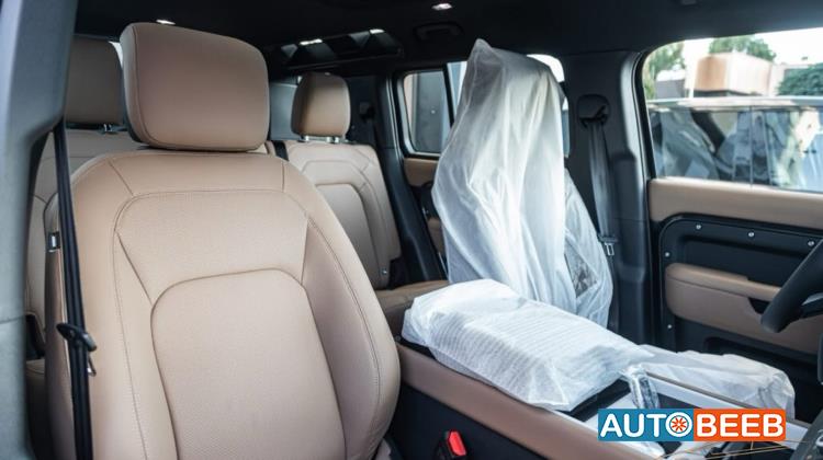 Land Rover Defender 2025