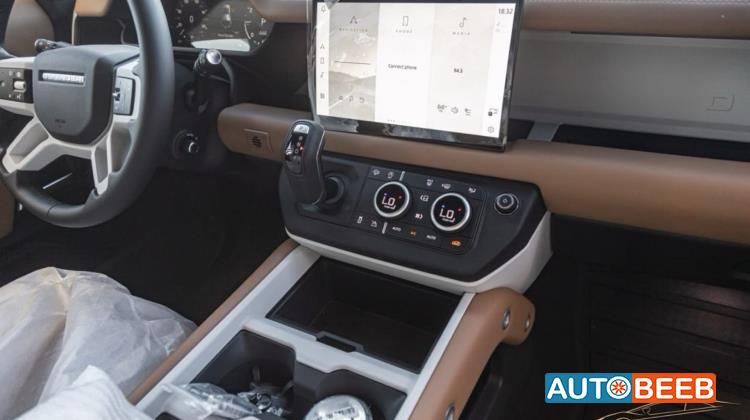 Land Rover Defender 2025