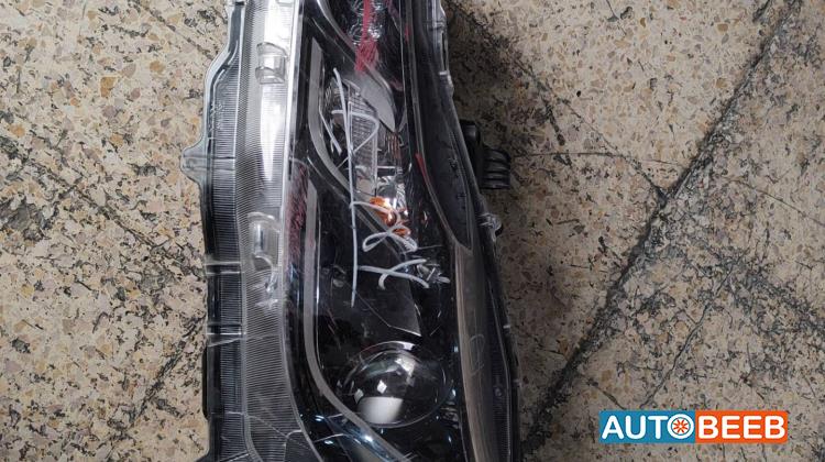 ضوء امامي يمين شمال تويوتا كورولا 2020 2021