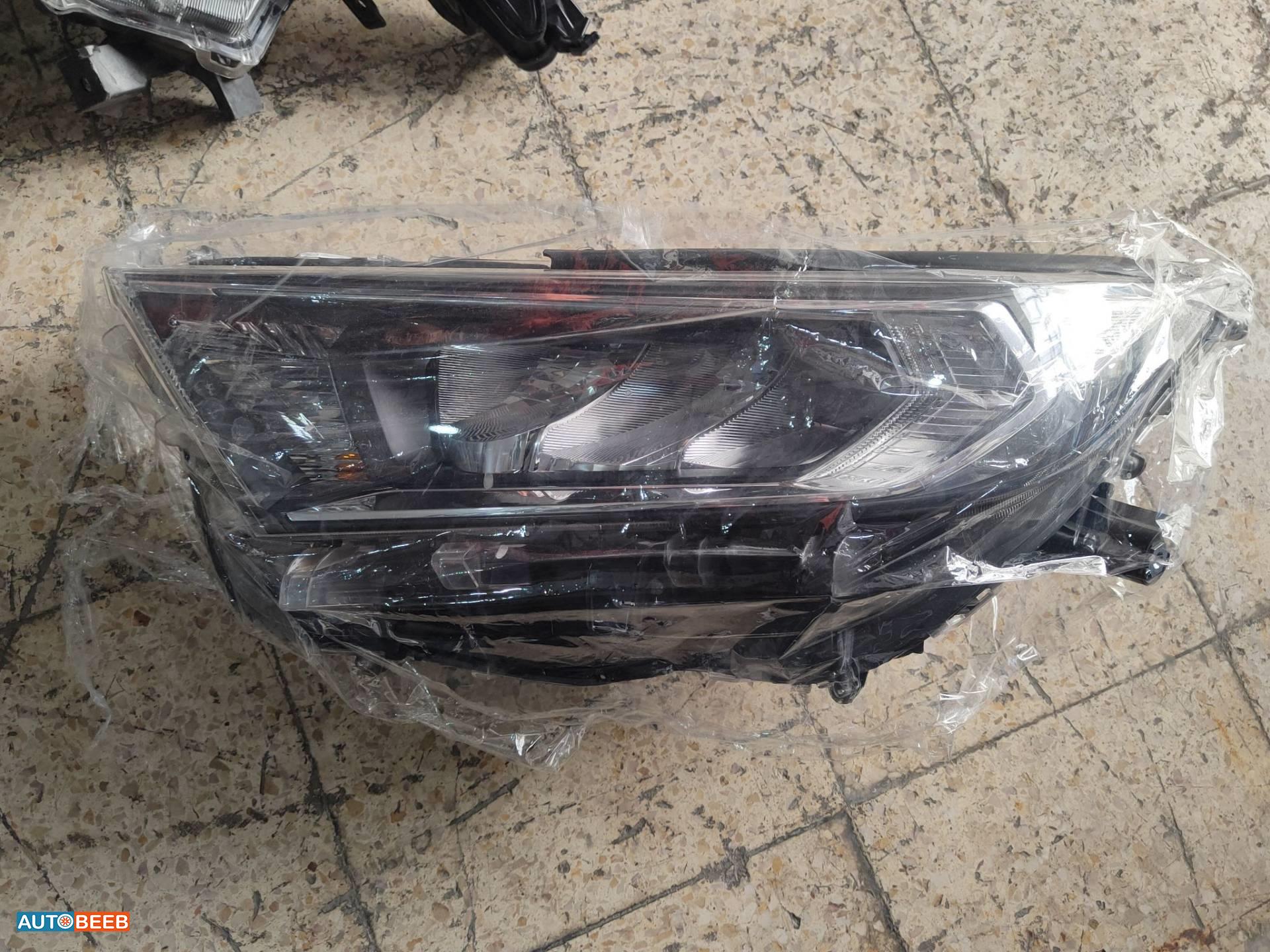 ضوء امامي يمين شمال تويوتا راف فور 2020 2021