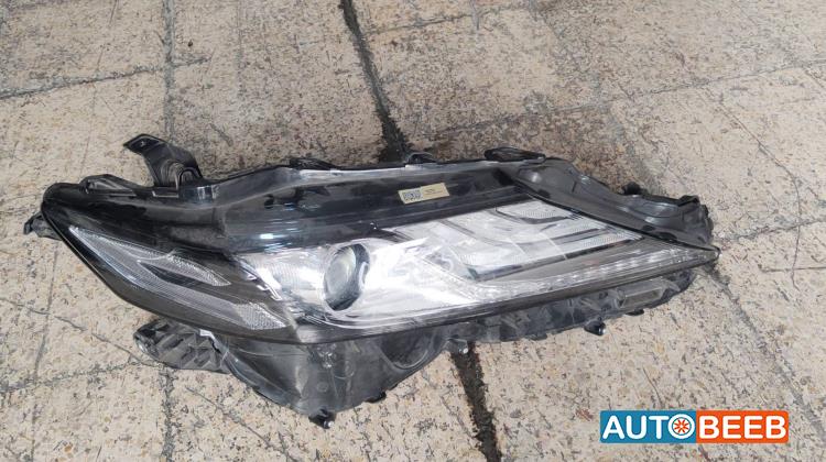 ضوء امامي يمين شمال تويوتا كامري 2019 2020