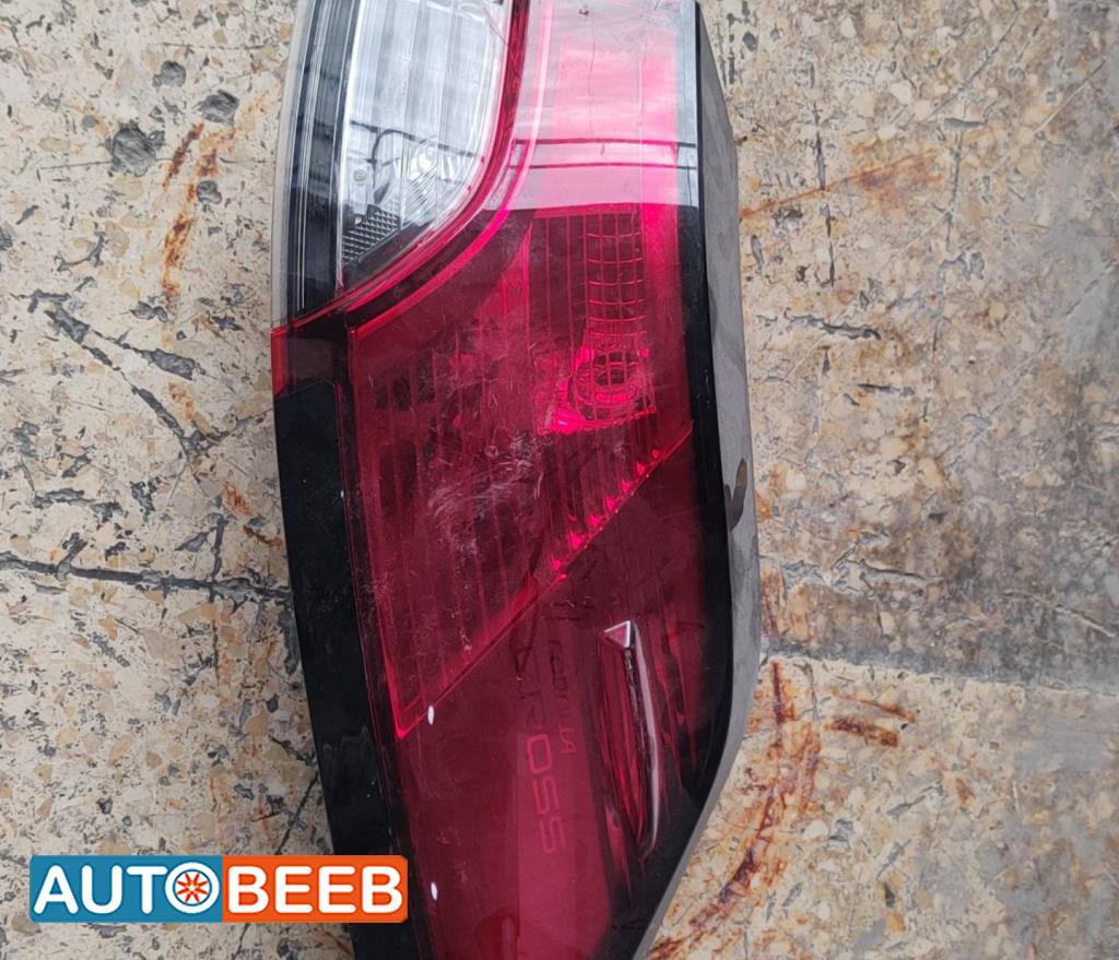 ضوء خلفي يمين شمال تويوتا كروس 2020 2021