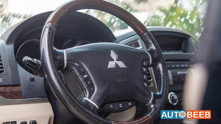 Mitsubishi Pajero 2015