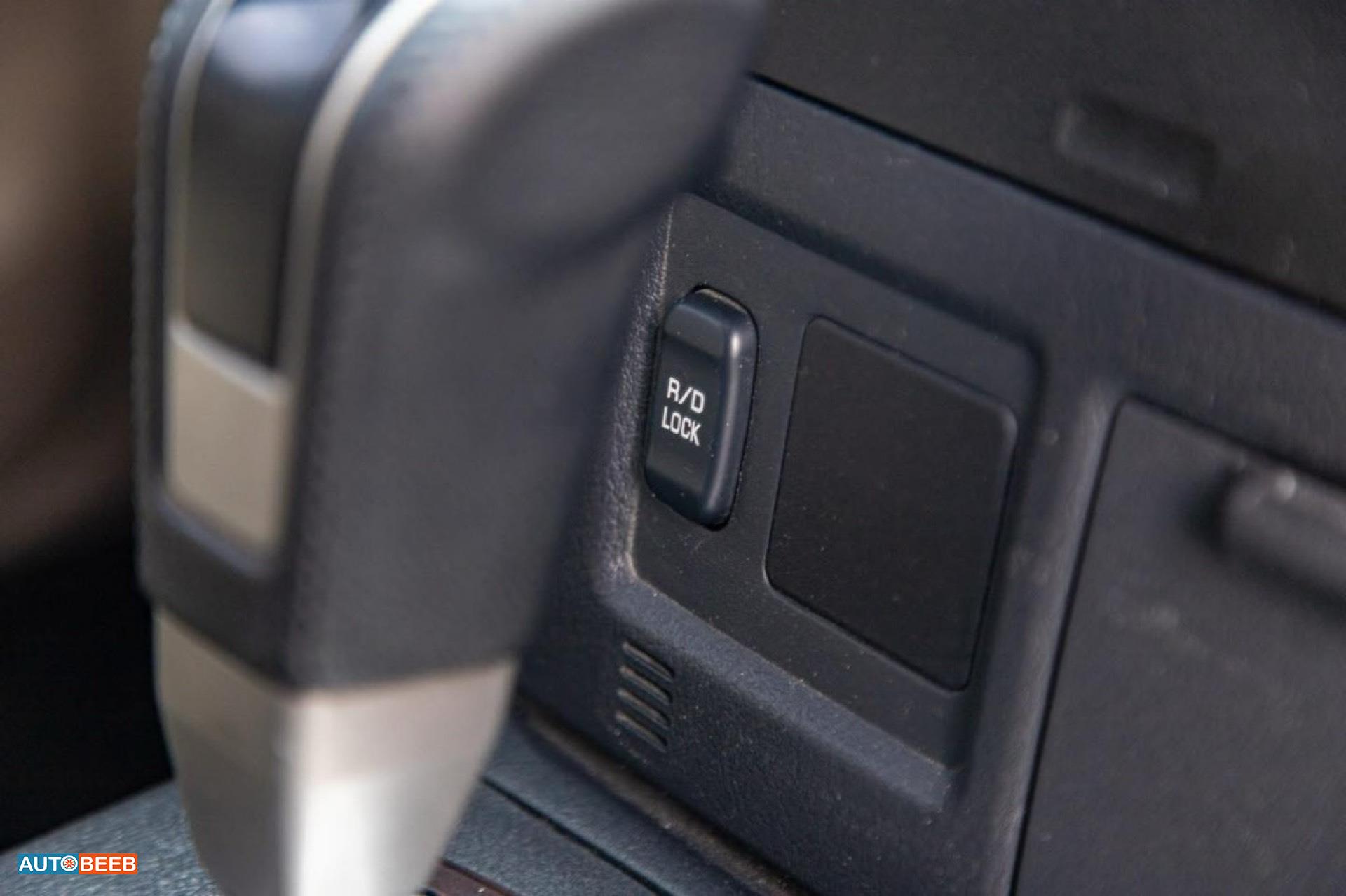 Mitsubishi Pajero 2015