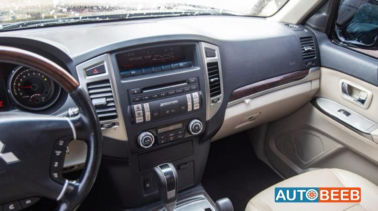 Mitsubishi Pajero 2015