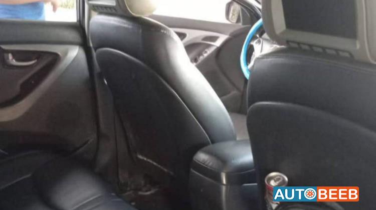 هيونداي افانتي 2012