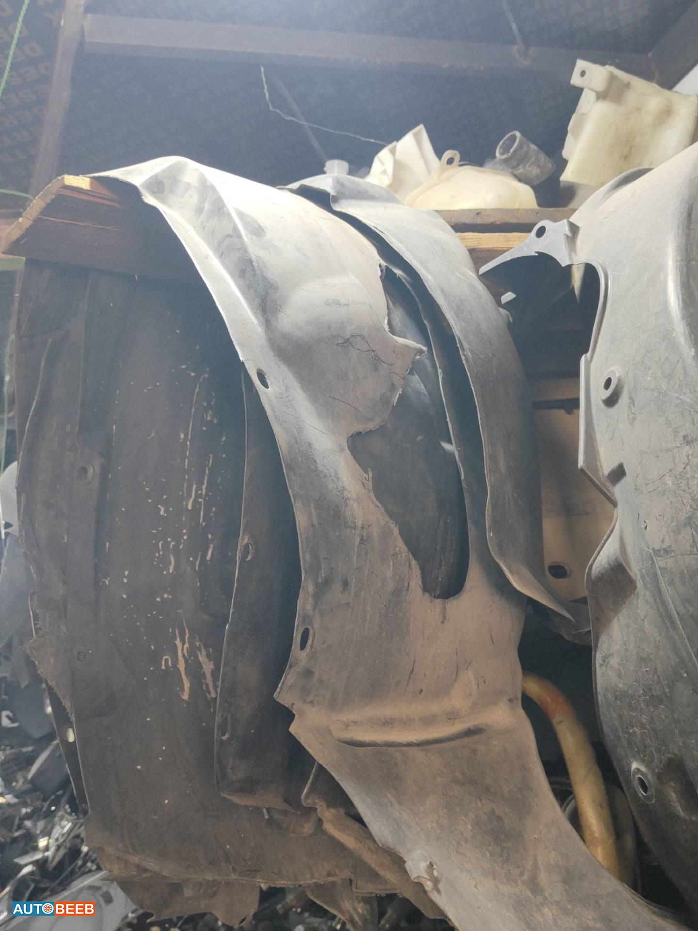 Body  RR BUMPER Ford Fusion