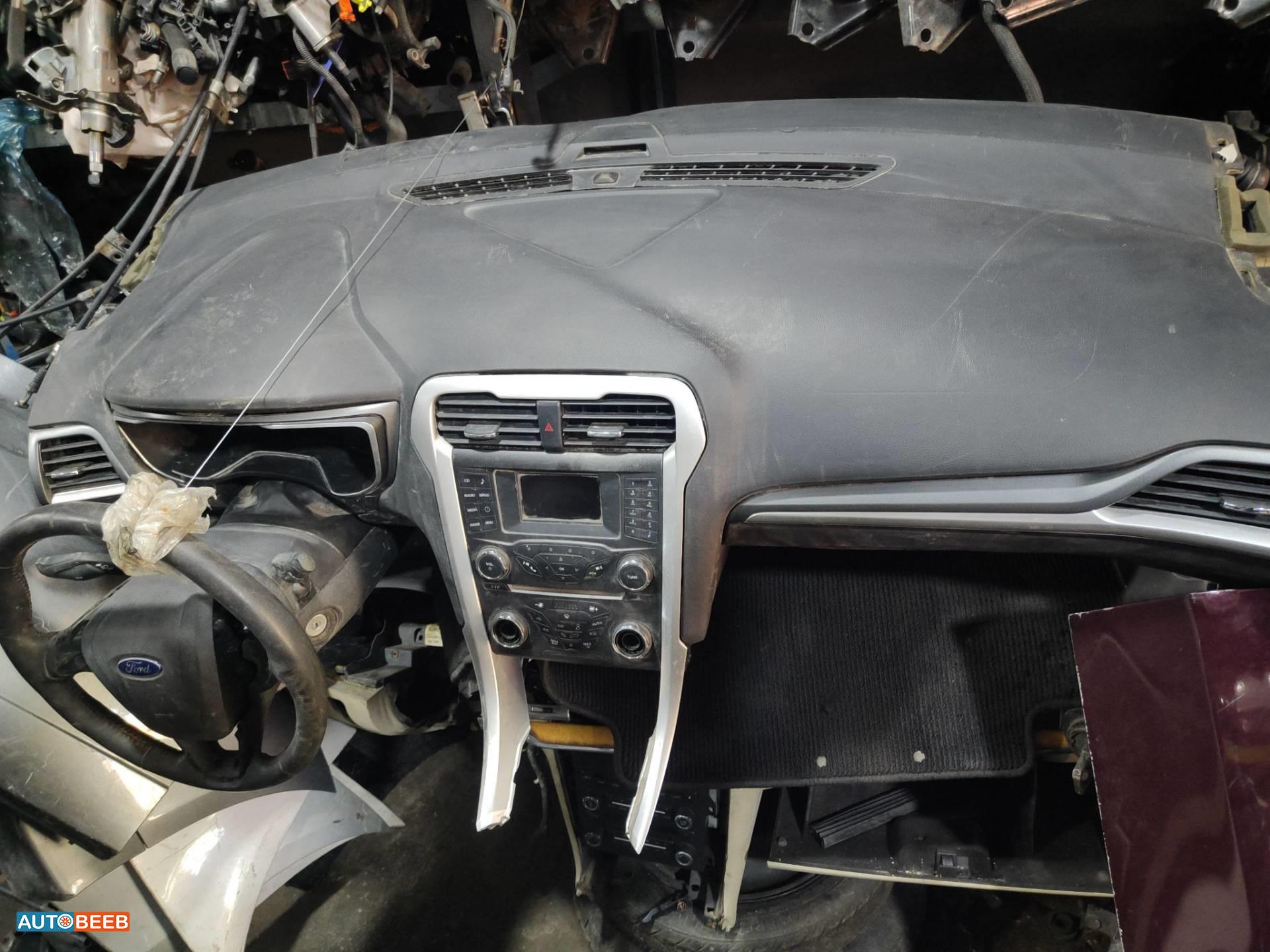 Cabin  Dashboard Ford Fusion