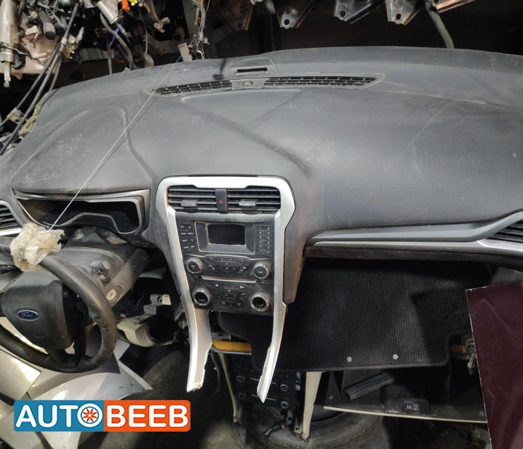 Cabin  Dashboard Ford Fusion