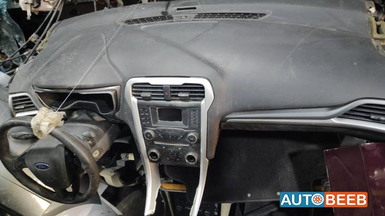 Cabin  Dashboard Ford Fusion