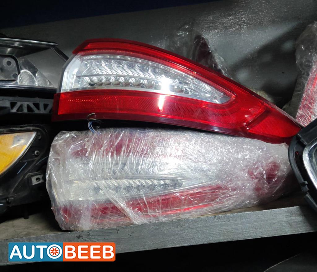 ضوء خلفي يمين شمال فورد فيوجن 2013 2014