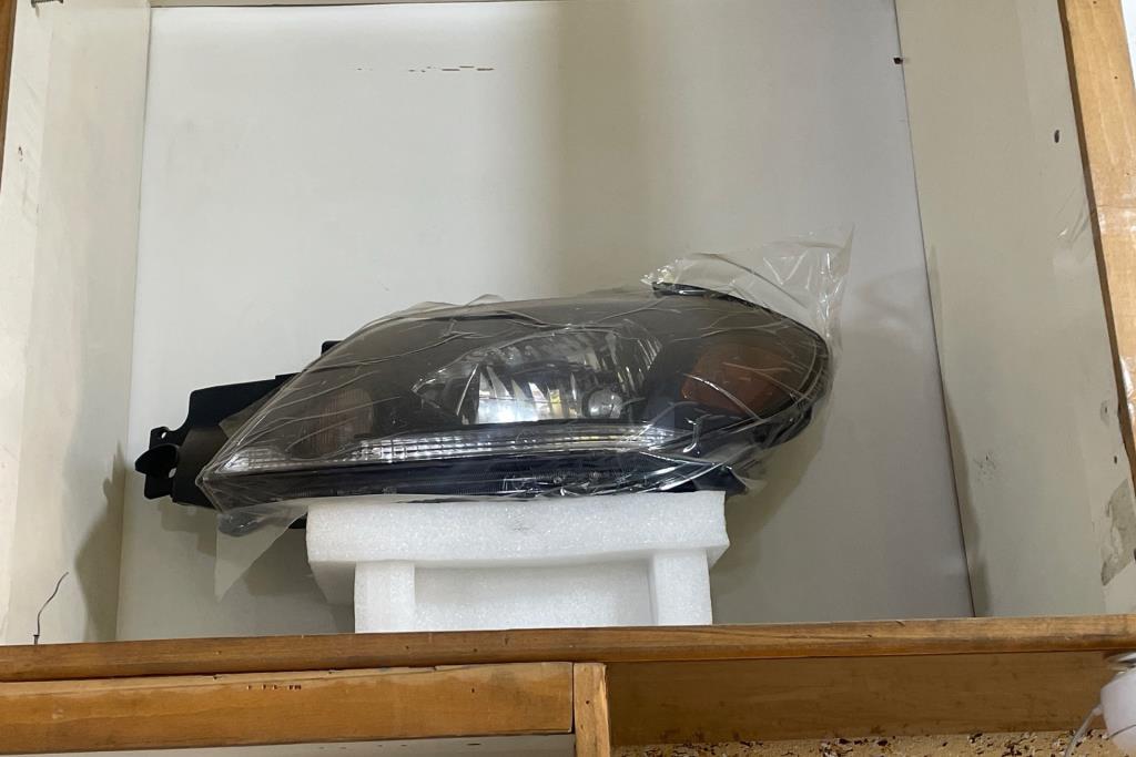 Lights Front light Mitsubishi Outlander