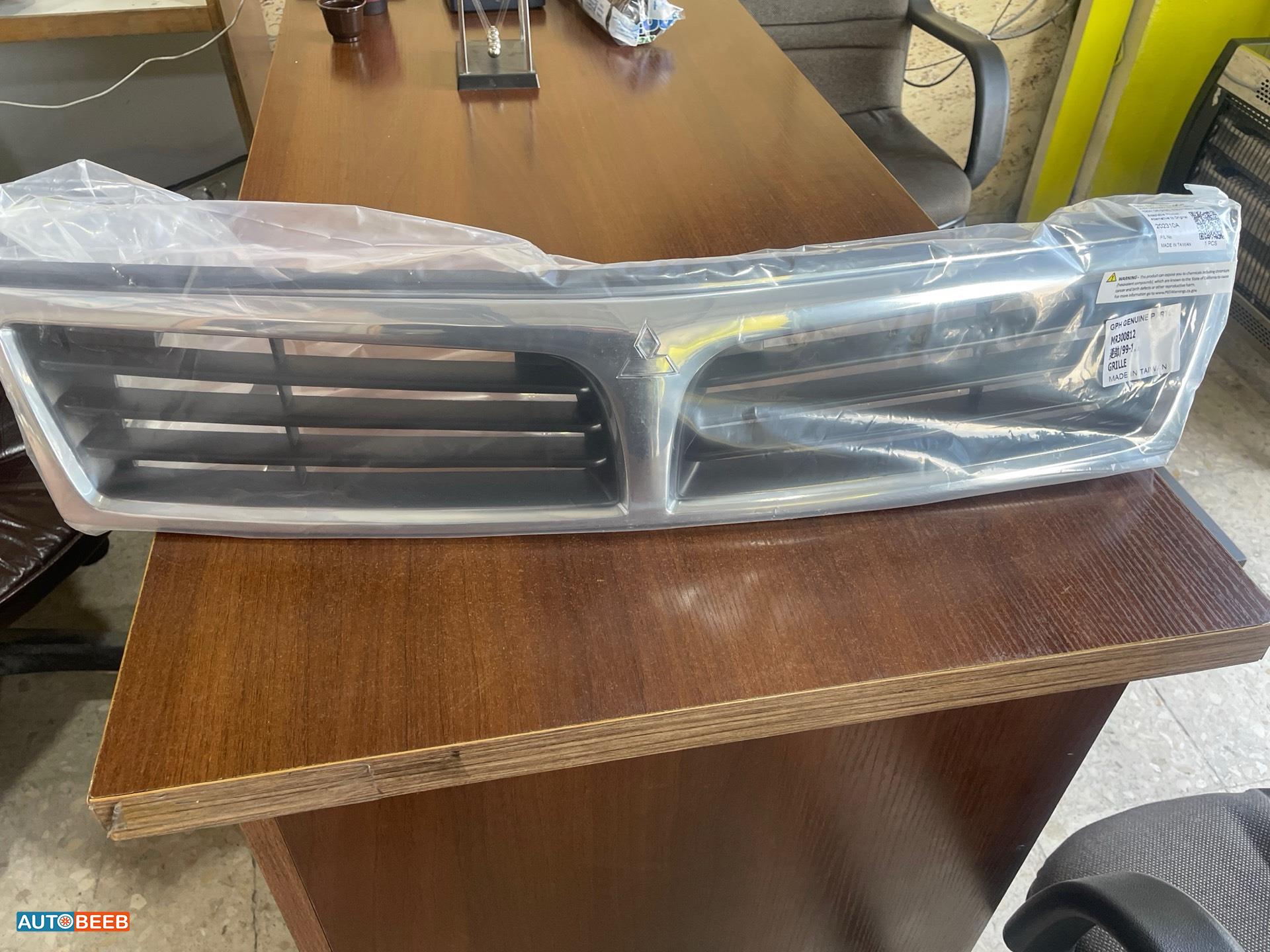 Body  Grilles Mitsubishi Lancer