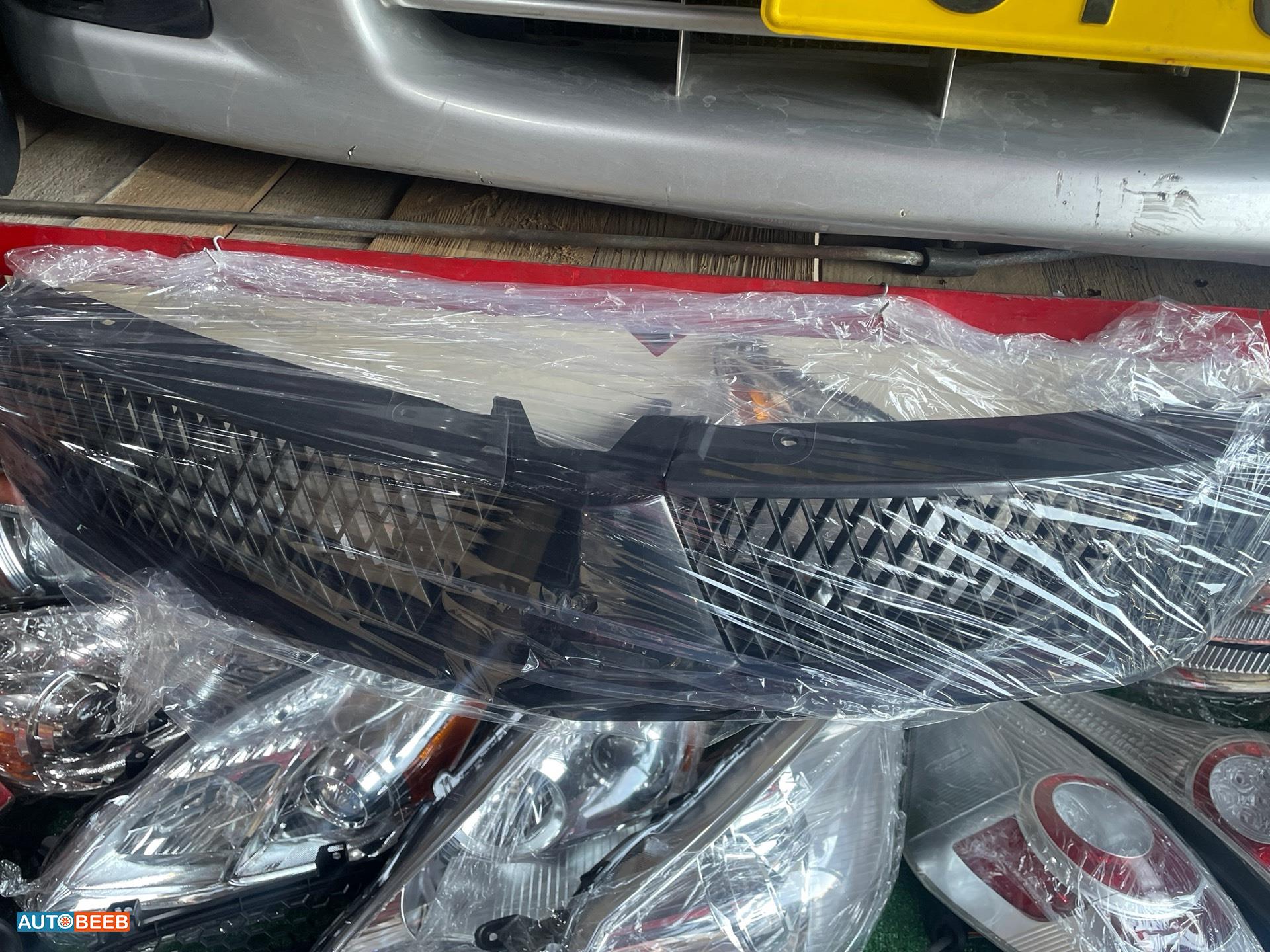 Body  Grilles Mitsubishi Lancer