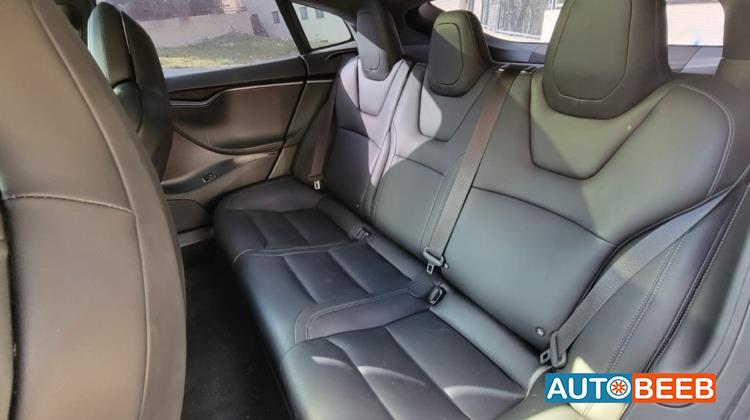 Tesla S 2019