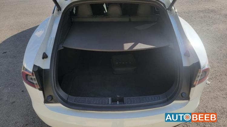 Tesla S 2019