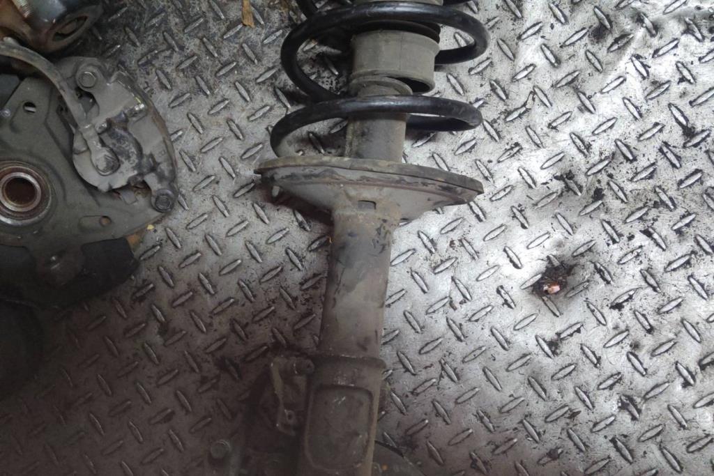  Shock Absorber Toyota Camry