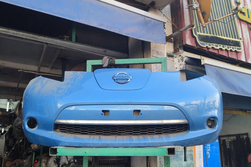 Body  Bumper Nissan Leaf